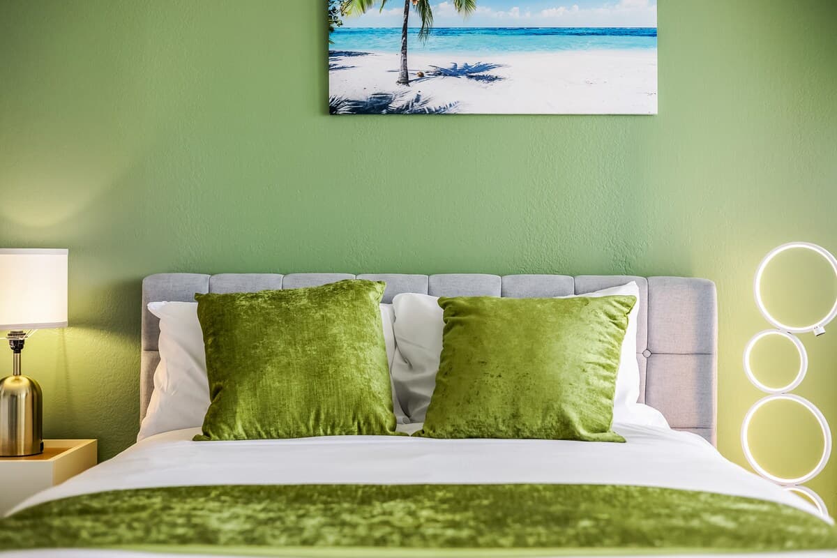 Condo in Honolulu · ★4.9 · 1 bedroom · 2 beds · 1 shared bath - Photo 4