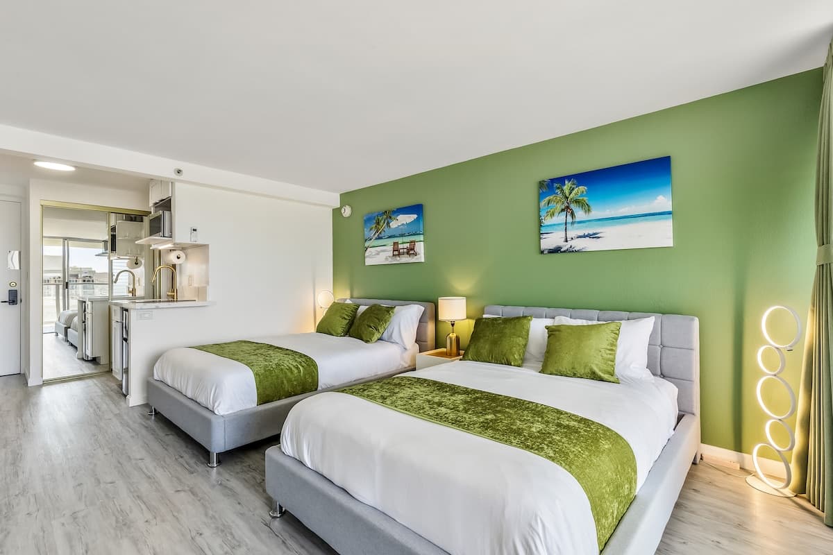 Condo in Honolulu · ★4.9 · 1 bedroom · 2 beds · 1 shared bath - Photo 2