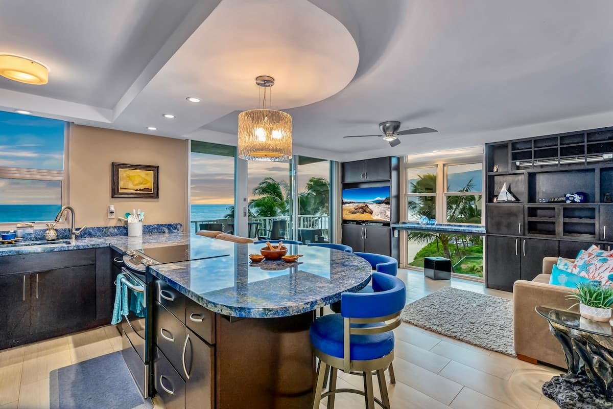 Ocean Front With Ocean View! AC, King Bed, 2 Bath! - Photo 4