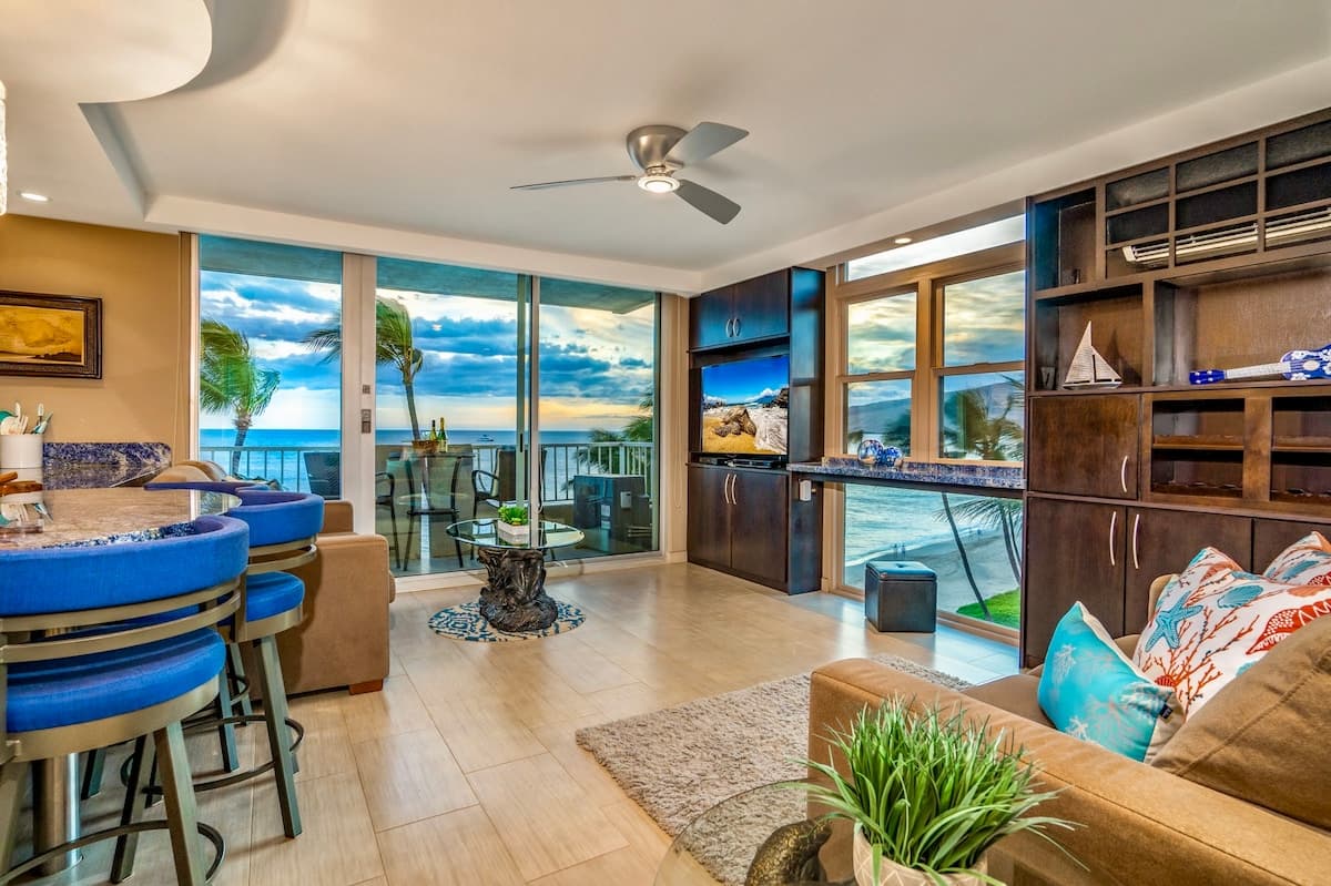 Ocean Front With Ocean View! AC, King Bed, 2 Bath! - Photo 1