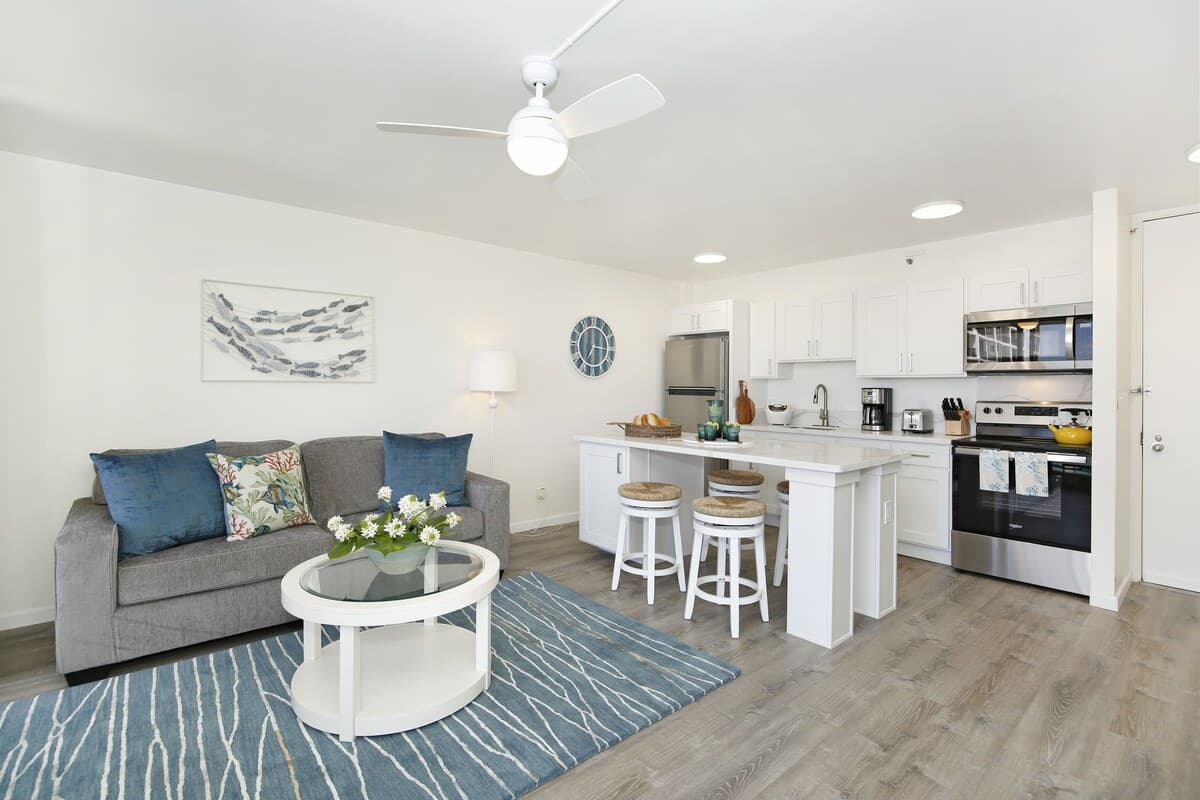Condo in Honolulu · ★4.83 · 1 bedroom · 3 beds · 1 private bath - Photo 5