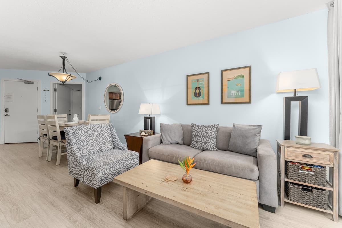 Condo in Kihei · ★4.75 · 2 bedrooms · 3 beds · 2 private baths - Photo 3