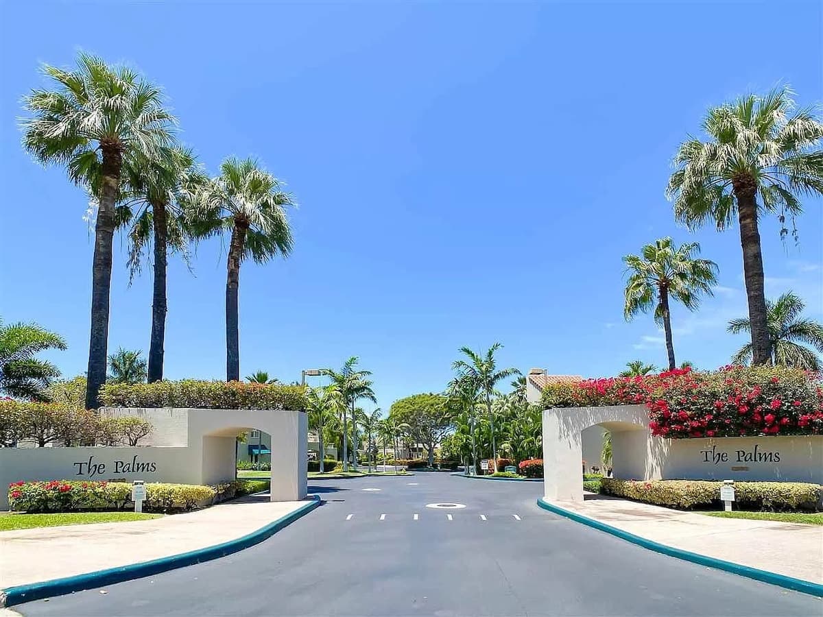 Condo in Kihei · ★4.98 · 1 bedroom · 2 beds · 2 baths - Photo 4
