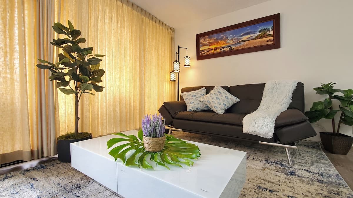 Condo in Honolulu · ★4.79 · 1 bedroom · 2 beds · 1 shared bath - Photo 1