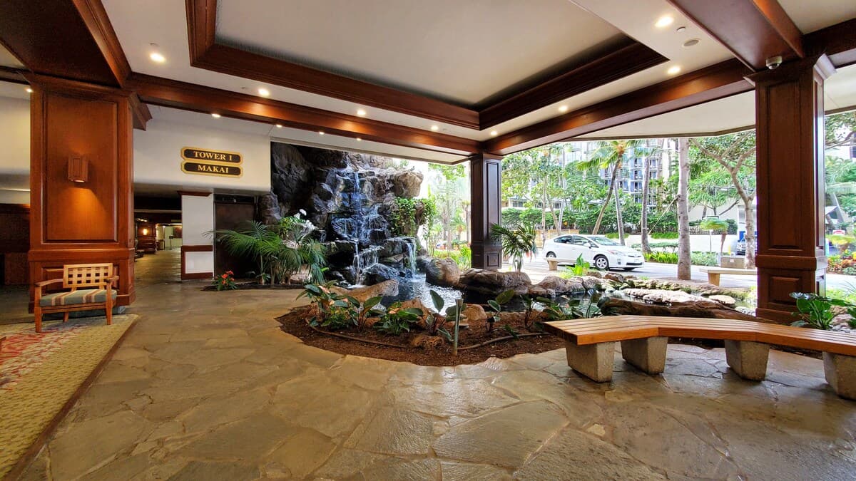 Condo in Honolulu · ★4.79 · 1 bedroom · 2 beds · 1 shared bath - Photo 3
