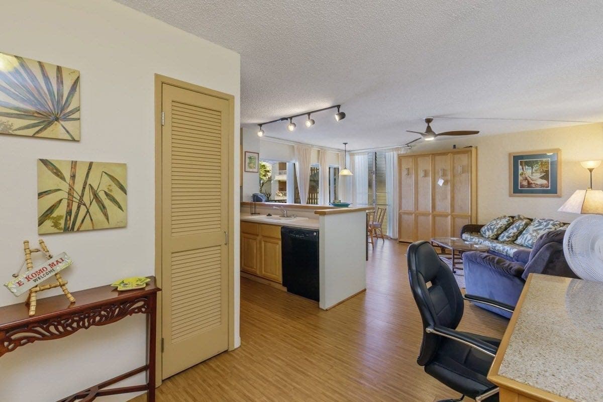 Condo in Kailua-Kona · ★4.86 · 1 bedroom · 3 beds · 1 private bath - Photo 2