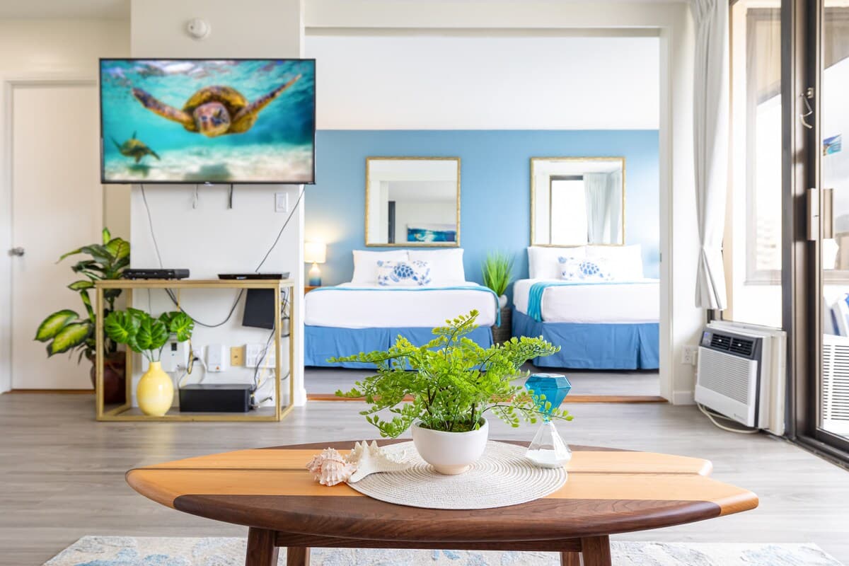 Condo in Honolulu · ★4.77 · 1 bedroom · 3 beds · 1 private bath - Photo 5