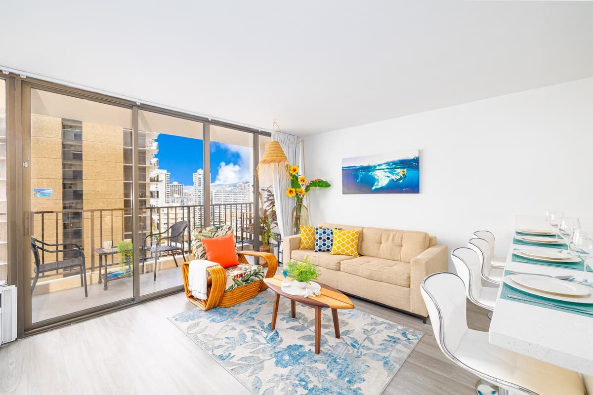 Condo in Honolulu · ★4.77 · 1 bedroom · 3 beds · 1 private bath - Photo 3