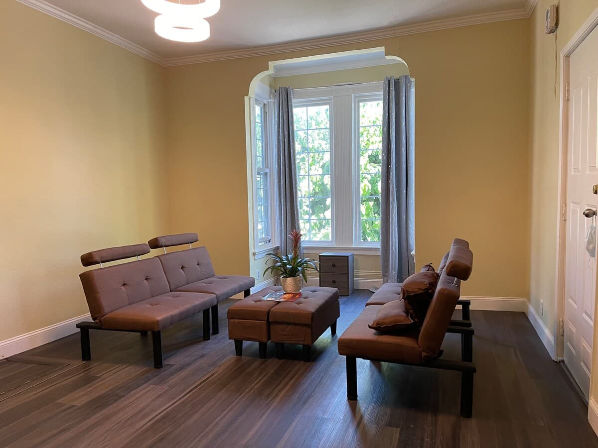 Gorgeous Victorian Home in San Jose Center - Photo 2