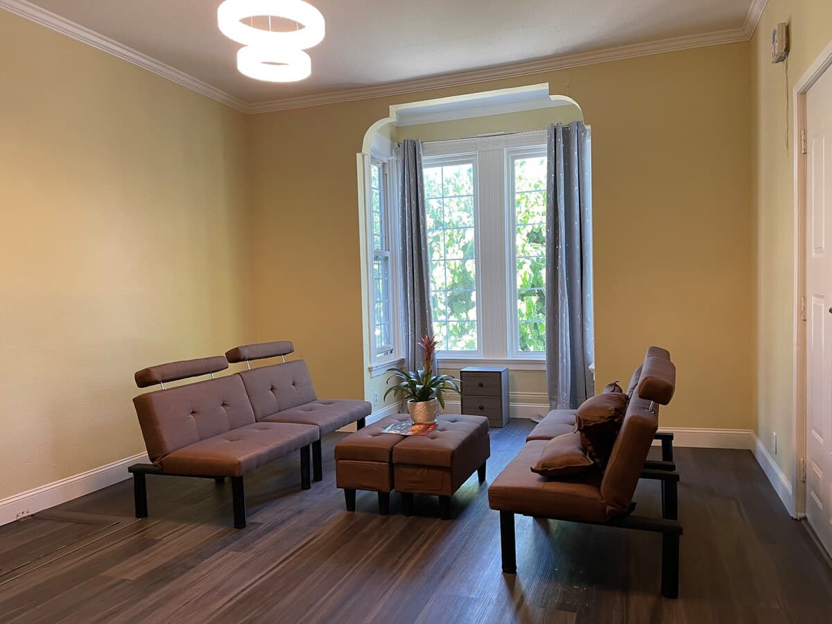 Gorgeous Victorian Home in San Jose Center - Photo 3
