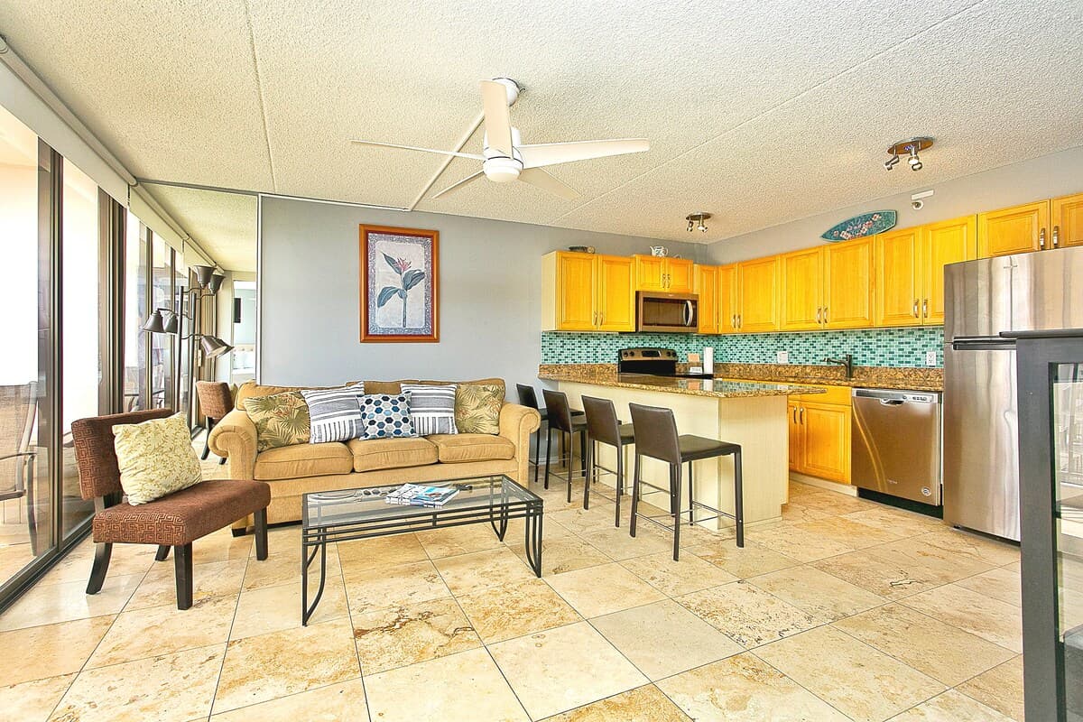 Condo in Honolulu · ★4.34 · 1 bedroom · 3 beds · 1 private bath - Photo 1