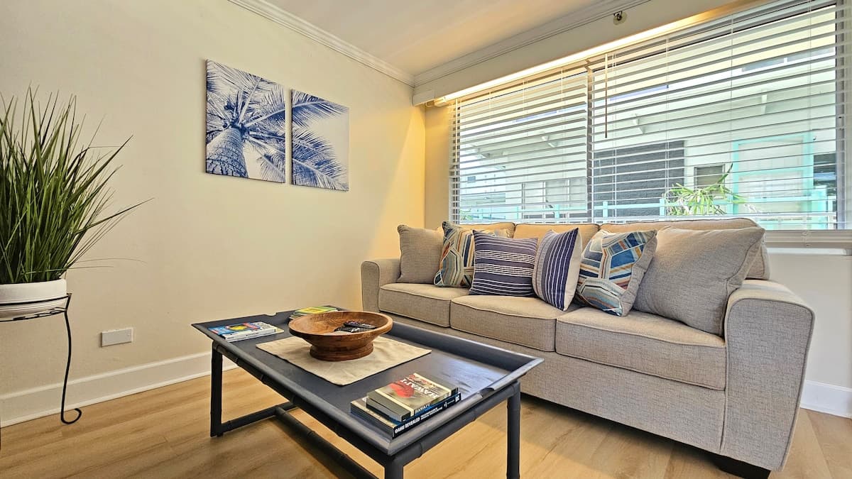 Condo in Honolulu · ★4.8 · Studio · 1 bed · 1 private bath - Photo 5