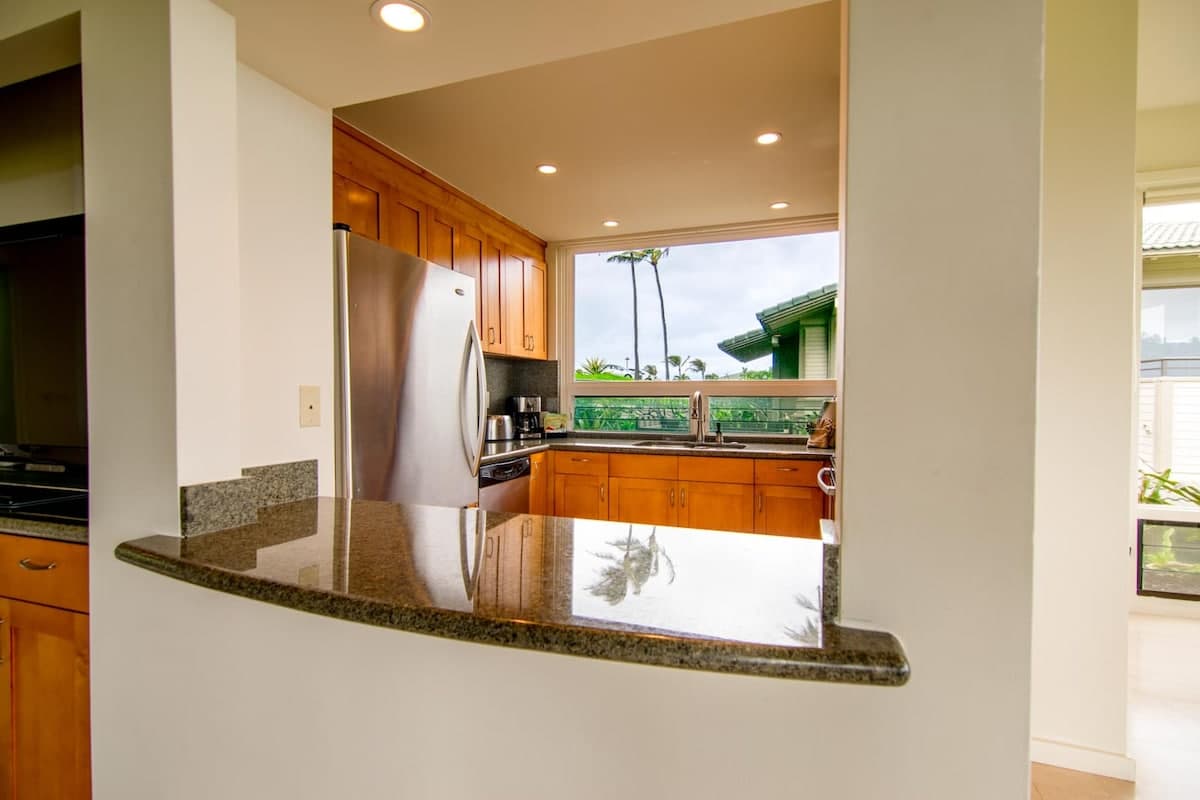 Kapalua Bay Villas 19G2 Gold Oceanfront 2BD/3BA - Photo 5