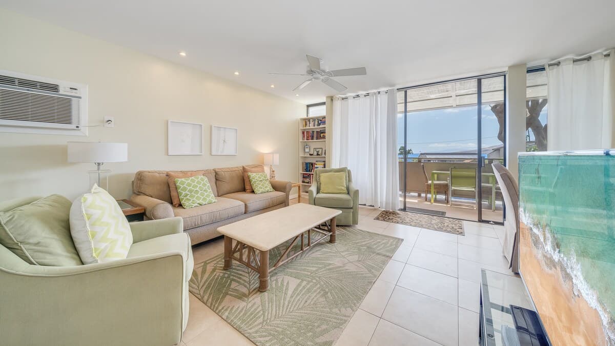 Condo in Kihei · ★4.79 · 2 bedrooms · 3 beds · 1 bath - Photo 3