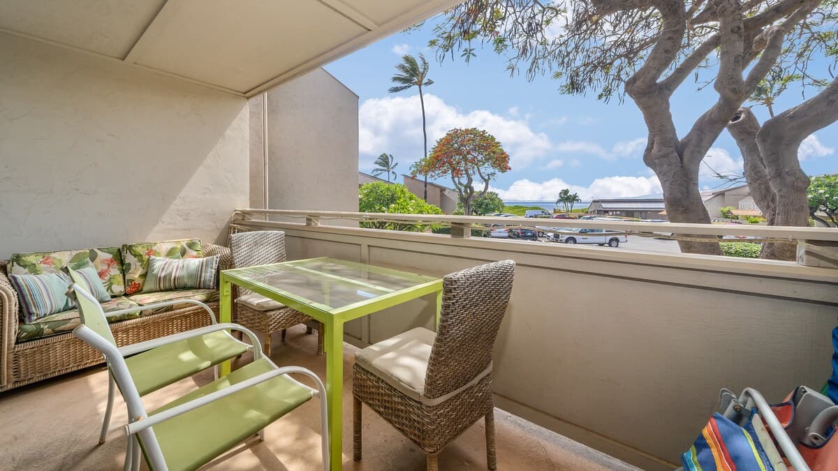 Condo in Kihei · ★4.79 · 2 bedrooms · 3 beds · 1 bath - Photo 4
