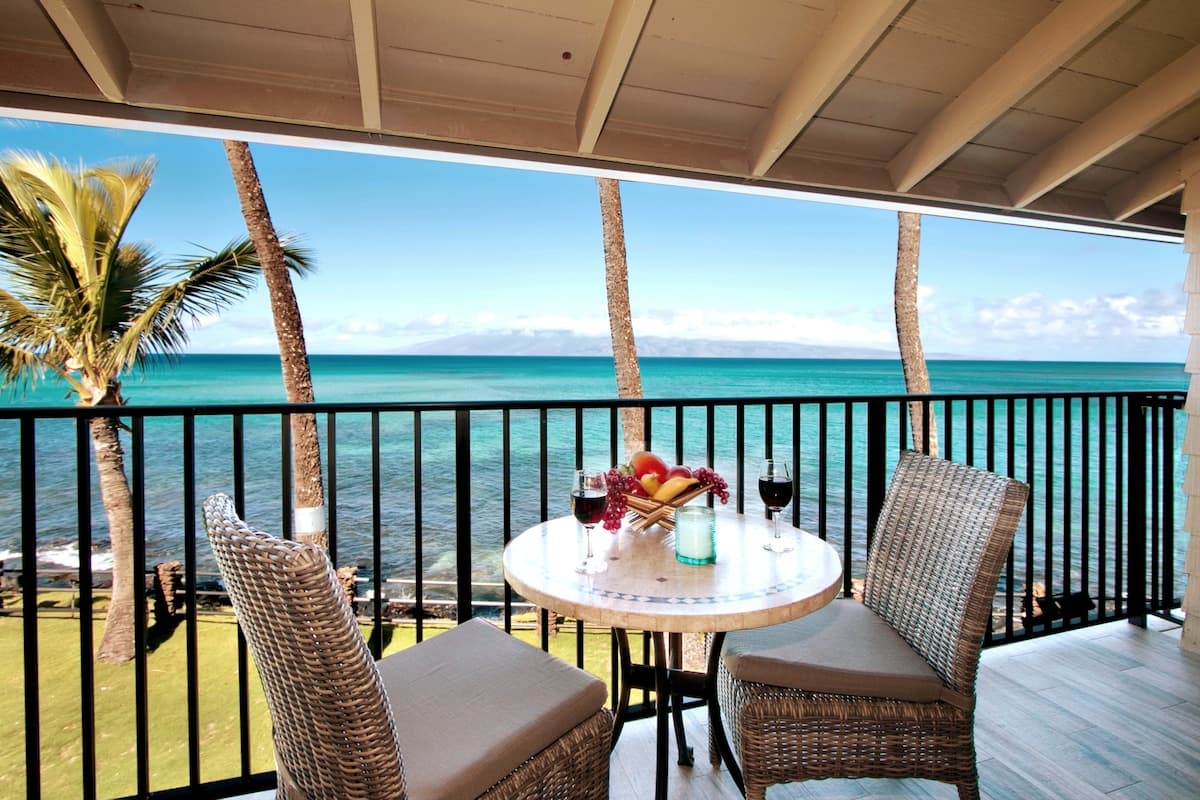 180* Oceanfront View w/ AC! Remodel+2Pools+Clean - Photo 4
