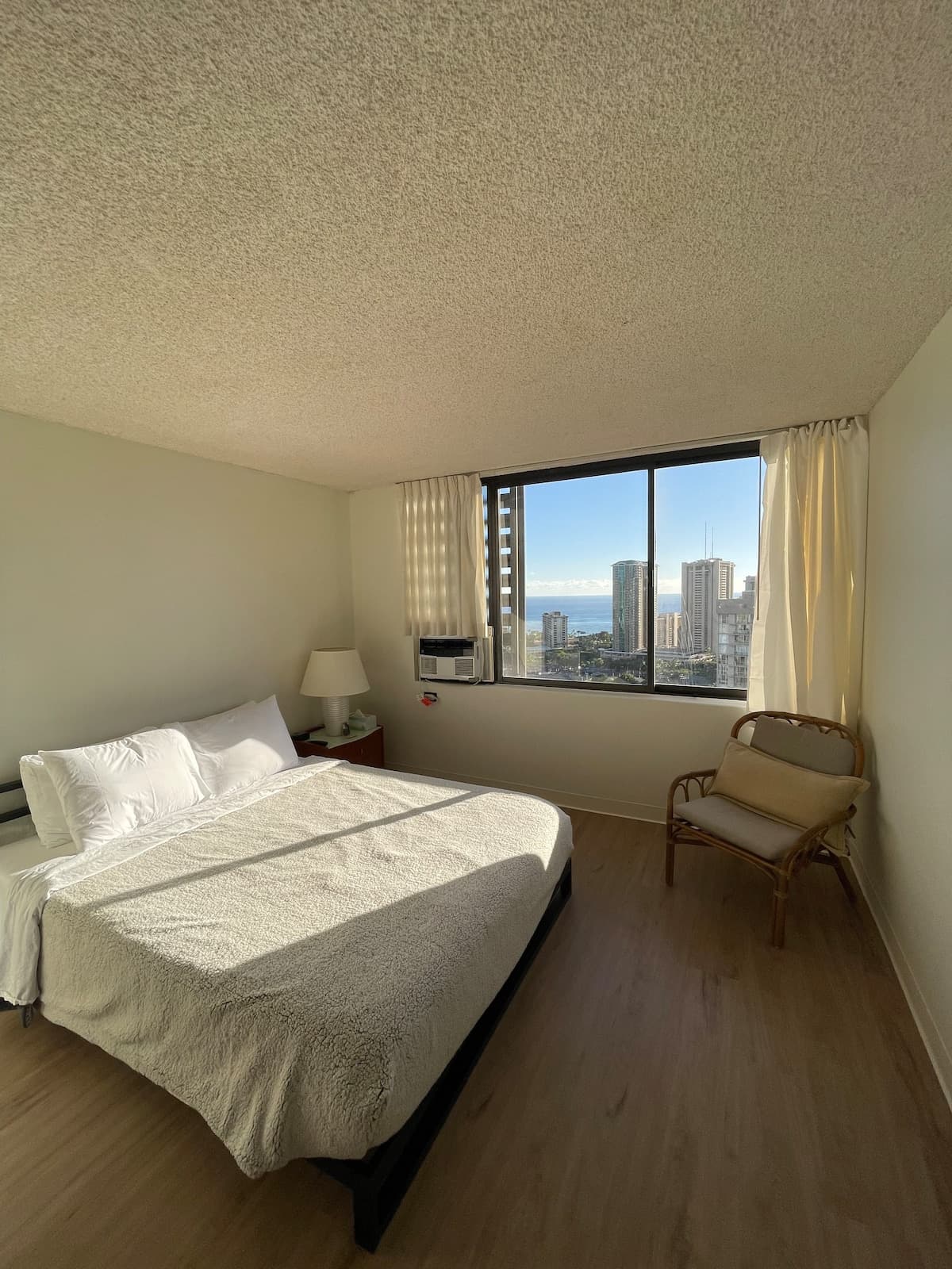 Condo in Honolulu · ★4.88 · 2 bedrooms · 2 private baths - Photo 1