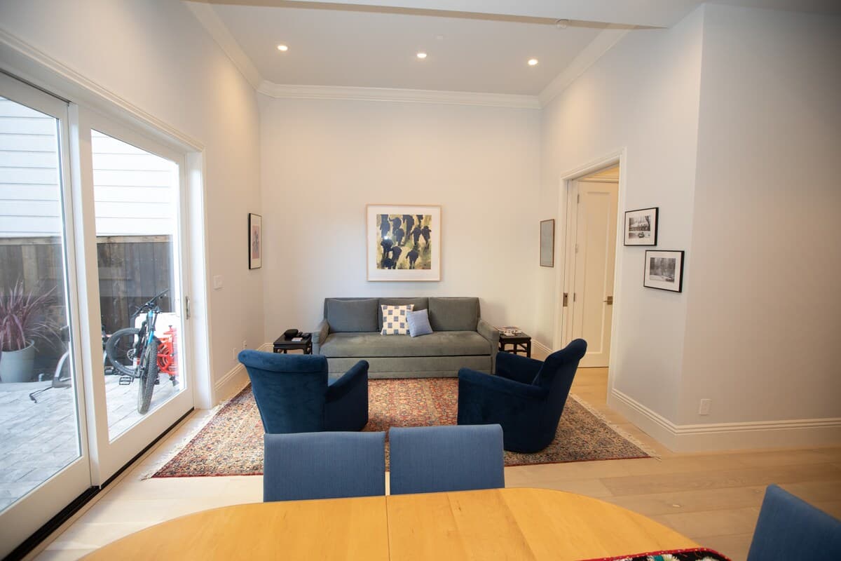 14' Ceilings, Cable Car & Chinatown Steps Away - Photo 4
