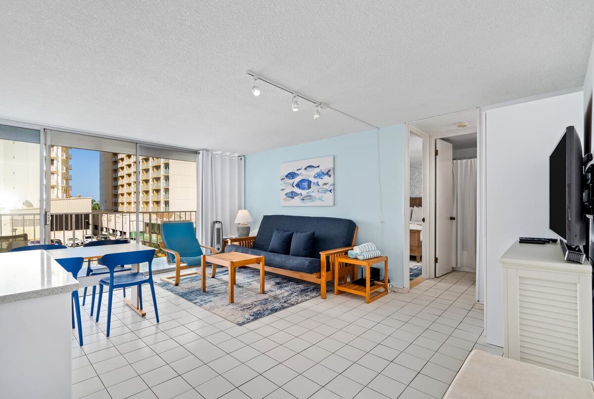 TWP 505 Spacious 1 bedroom condo w/full Kitchen - Photo 4