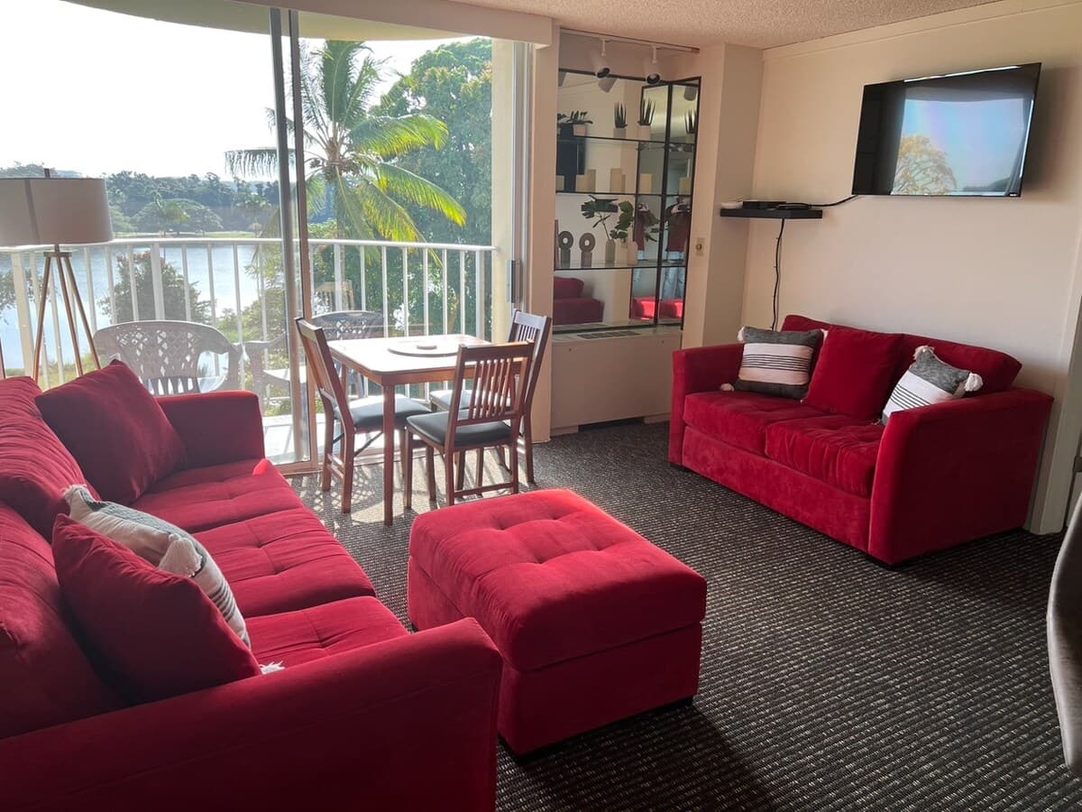 Condo in Hilo · ★4.91 · 2 bedrooms · 2 beds · 2 private baths - Photo 2