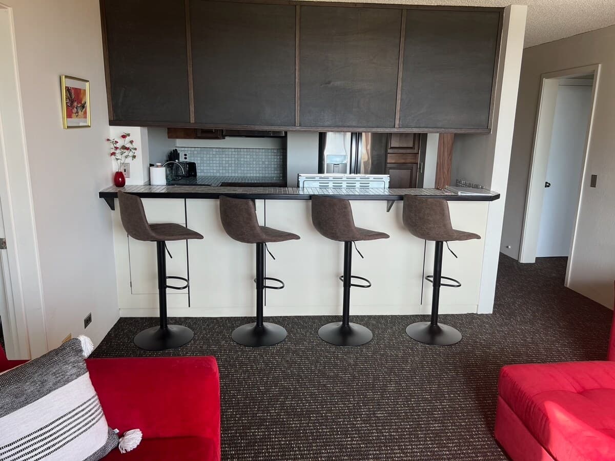 Condo in Hilo · ★4.91 · 2 bedrooms · 2 beds · 2 private baths - Photo 4