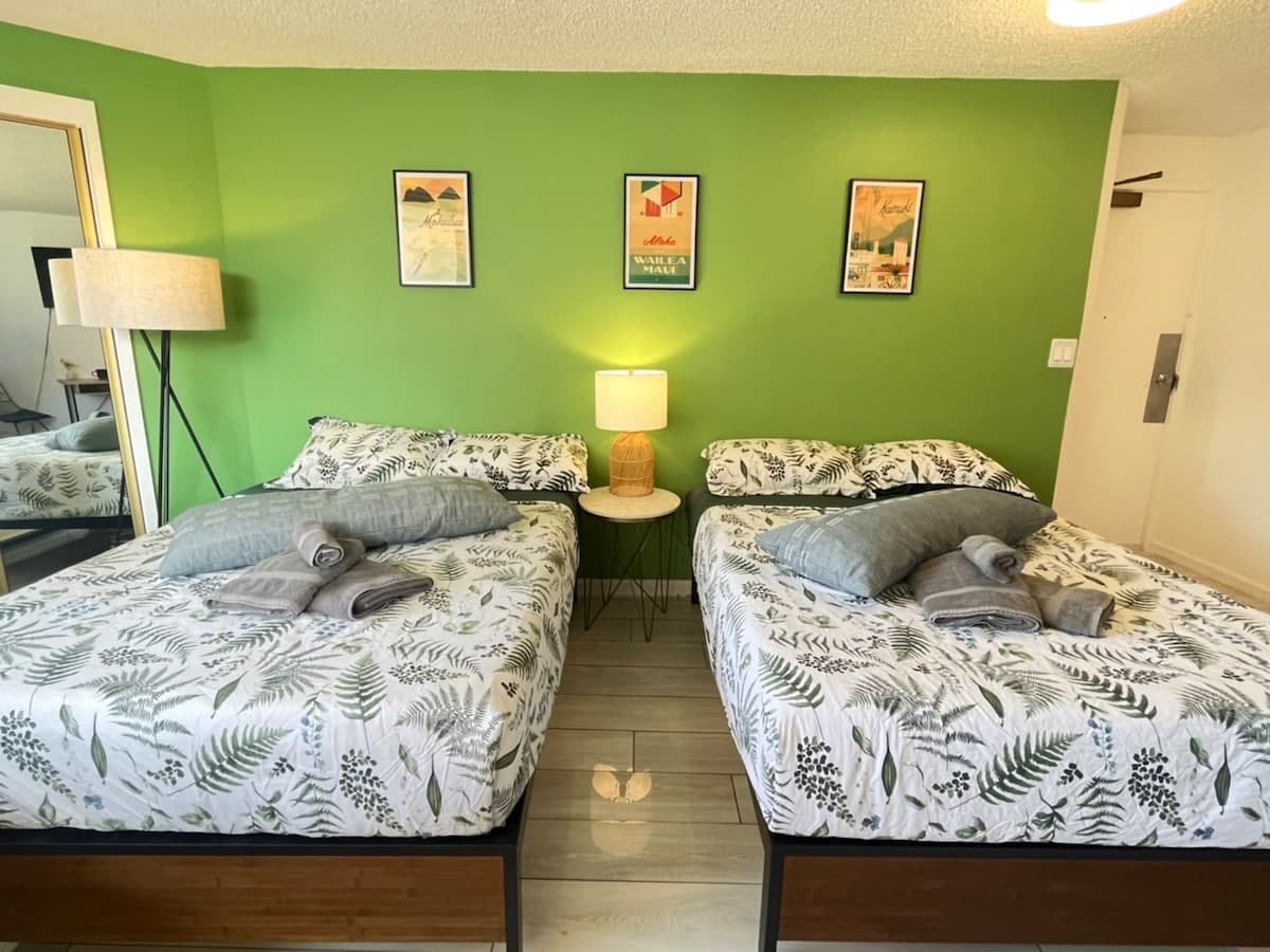 Condo in Honolulu · ★4.6 · 1 bedroom · 2 beds · 1 private bath - Photo 3