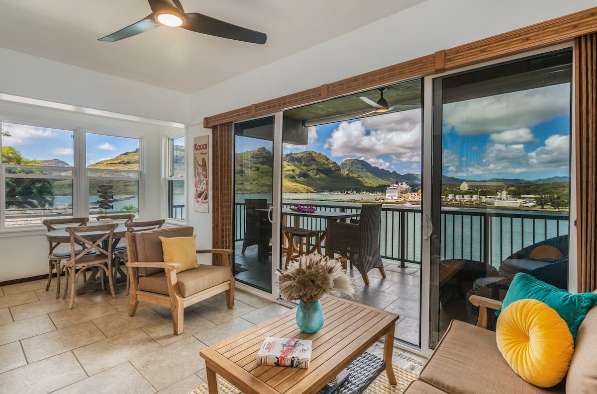 Oceanfront Retreat on Kalapaki Bay Kauai Sleeps 4 - Photo 3