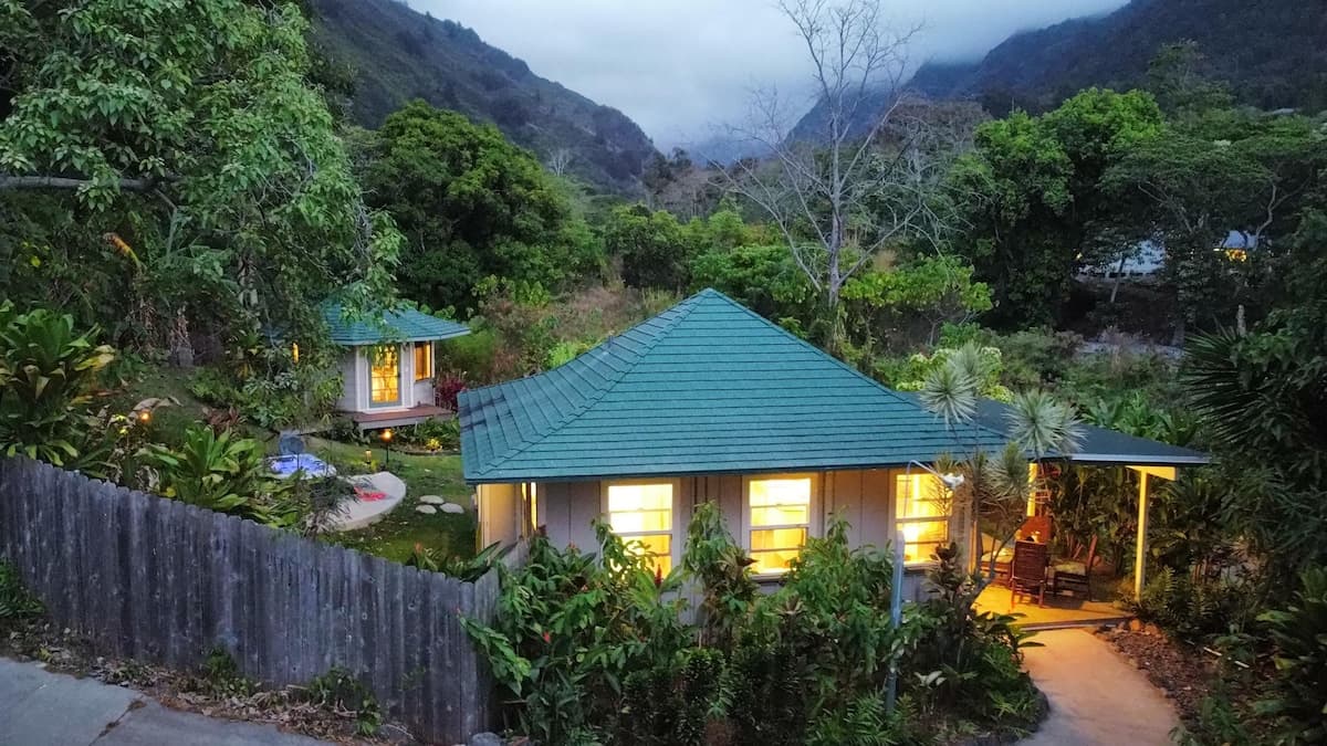 Romantic and Private Cottage and Gazebo for two! - Photo 1