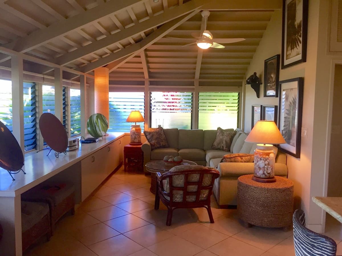 Beautiful Cottage 5 Minutes From Beach - Photo 2