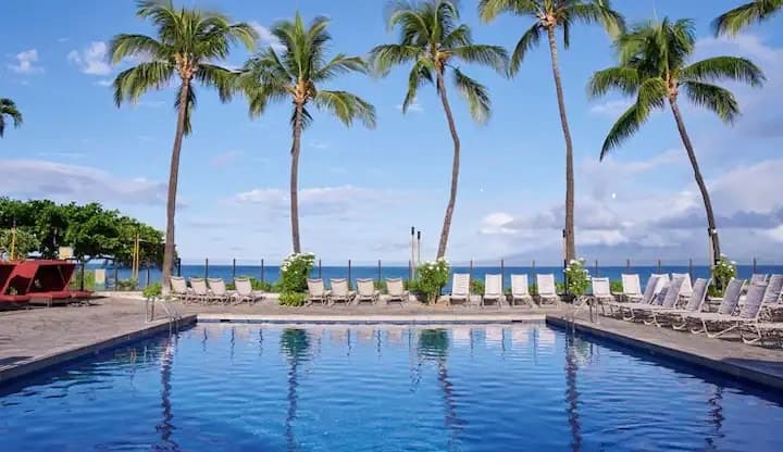 Condo in Lahaina · ★4.85 · Studio · 2 beds · 1 private bath - Photo 1