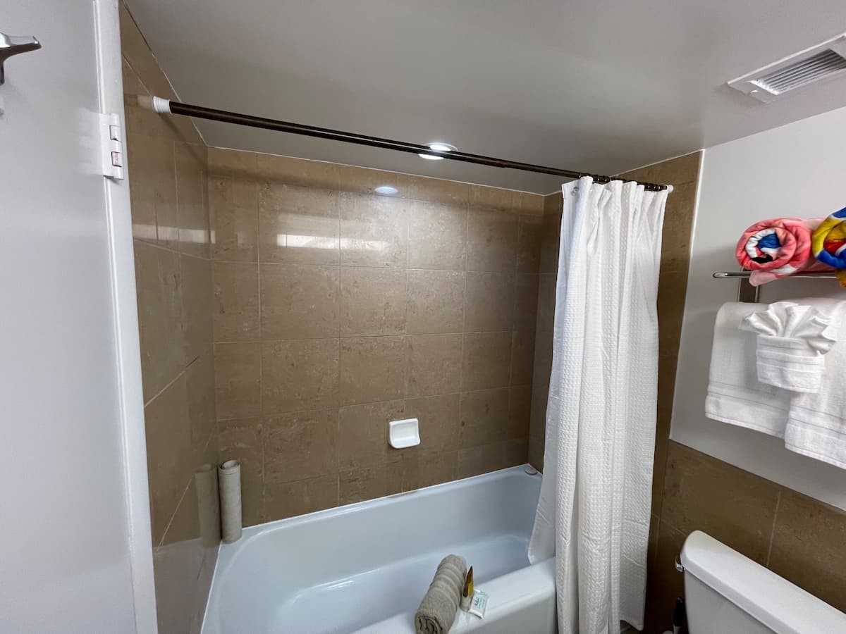 Hotel in Honolulu · ★4.92 · Studio · 2 beds · 1 private bath - Photo 2