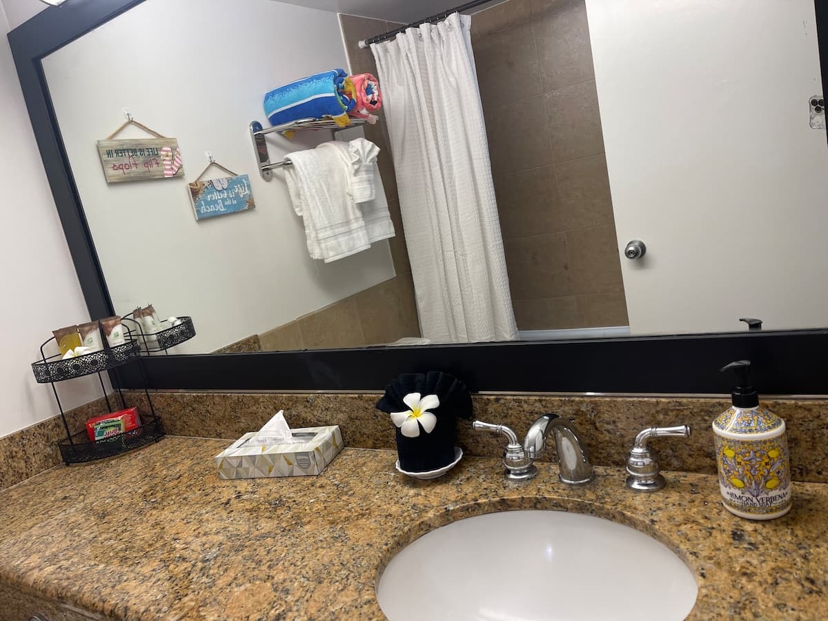 Hotel in Honolulu · ★4.92 · Studio · 2 beds · 1 private bath - Photo 3