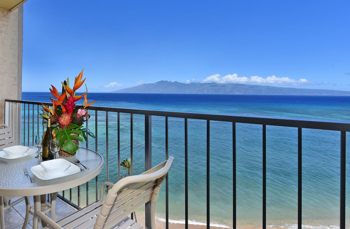 Condo in Lahaina · ★4.85 · 1 bedroom · 2 beds · 1 bath - Photo 1