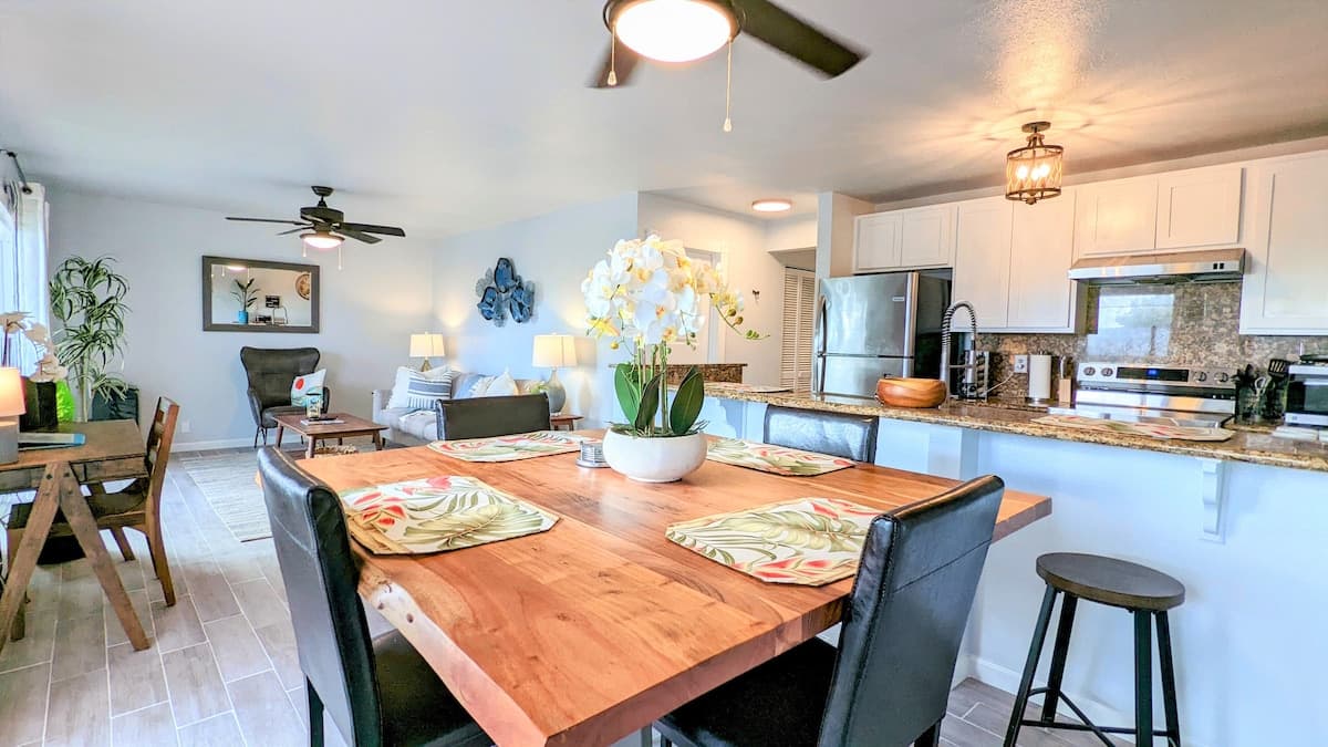 Condo in Kailua-Kona · ★4.87 · 2 bedrooms · 3 beds · 2 baths - Photo 1