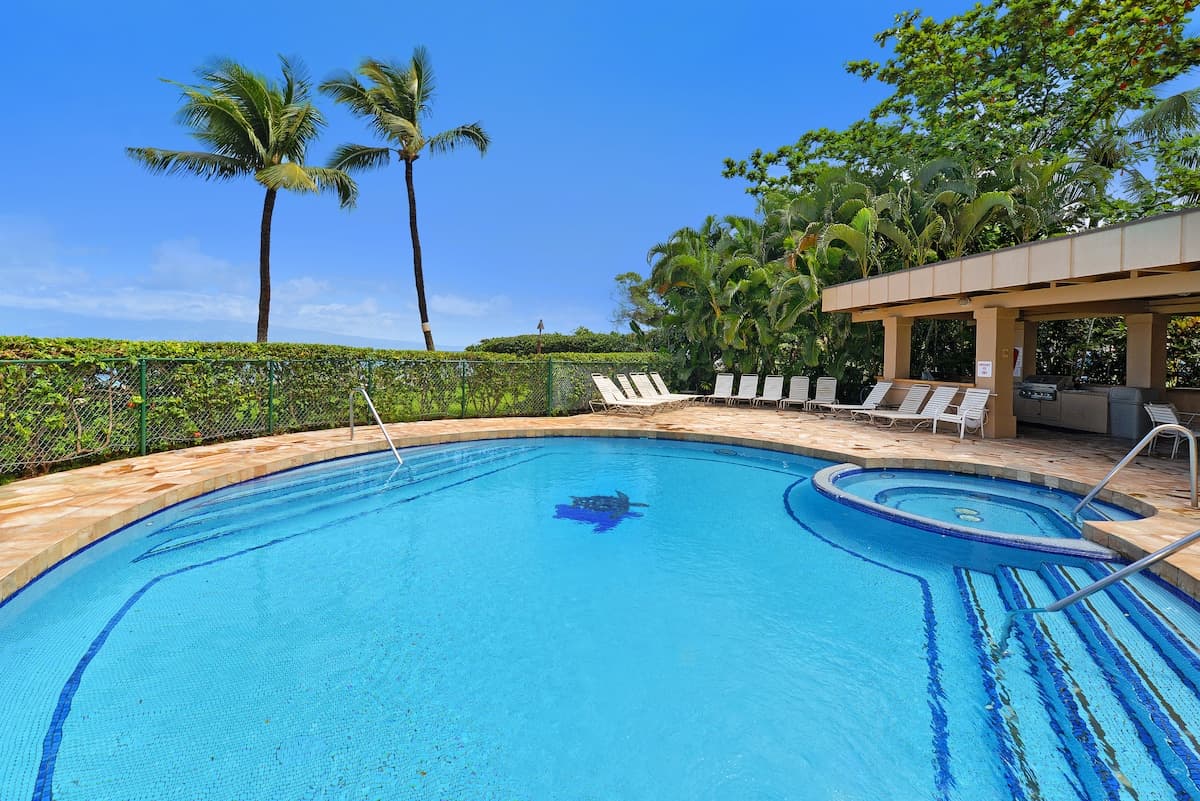 Condo in Lahaina · ★4.94 · 1 bedroom · 1 bed · 1 private bath - Photo 5