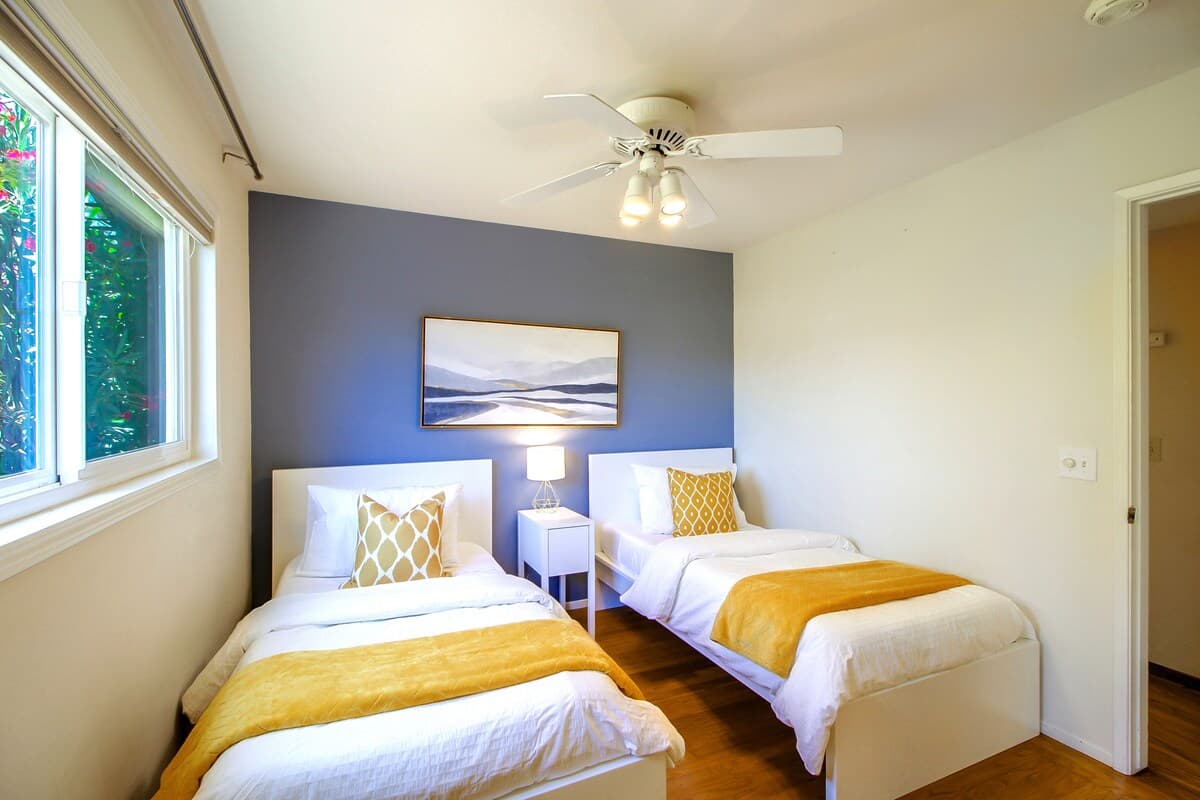 Cozy 5BR Near Apple HQ, No Checkout Chores - Photo 2