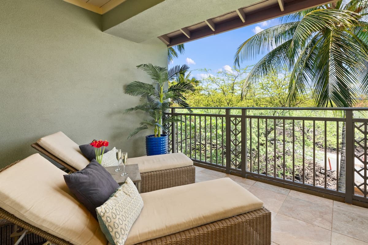 Townhouse in Waimea · ★5.0 · 2 bedrooms · 3 beds · 2.5 baths - Photo 1