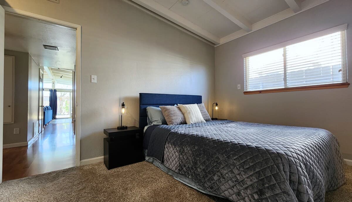 Pool Oasis, 6 Min to Downtown Sacramento - Photo 2