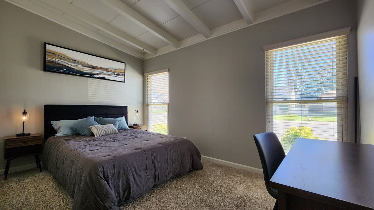 Pool Oasis, 6 Min to Downtown Sacramento - Photo 3