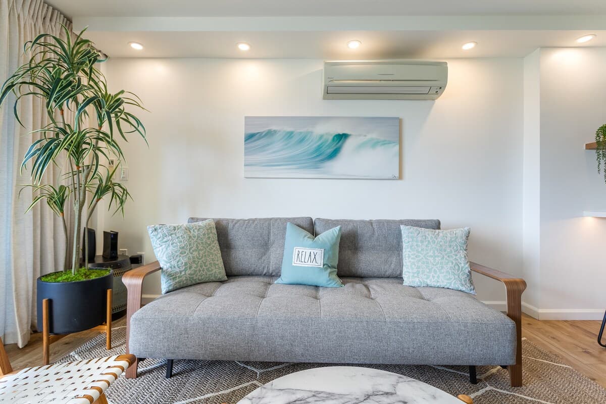 Condo in Honolulu · ★4.89 · 1 bedroom · 2 beds · 1 private bath - Photo 5