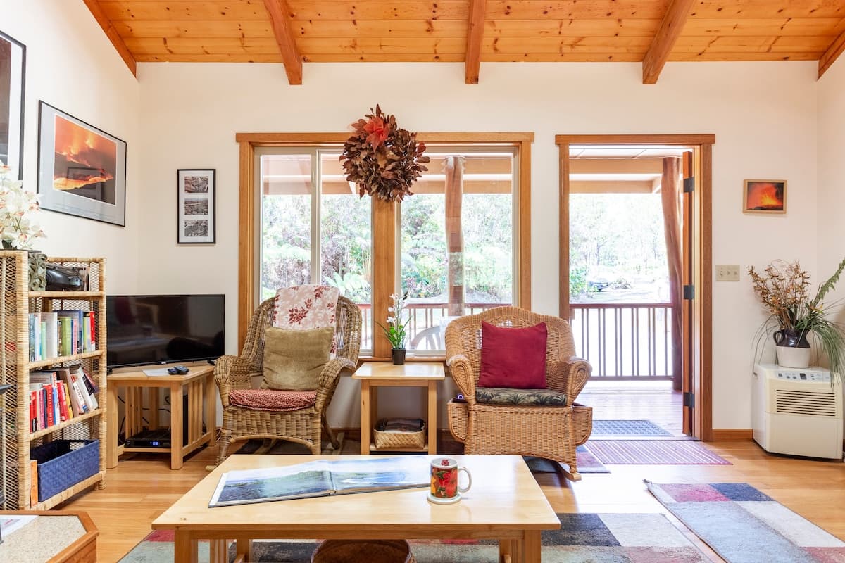 Bright, spacious rainforest cottage close to HVNP - Photo 5