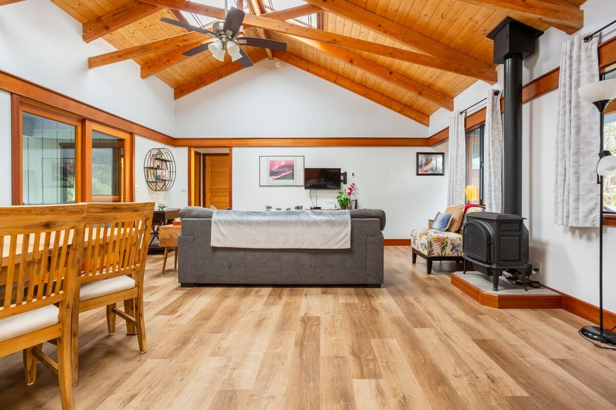 Home in Volcano · ★4.85 · 3 bedrooms · 4 beds · 2 private baths - Photo 4
