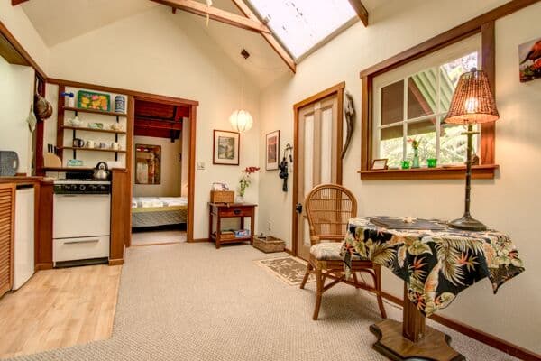 Romantic, Private Cottage Nestled Away in Volcano - Photo 3