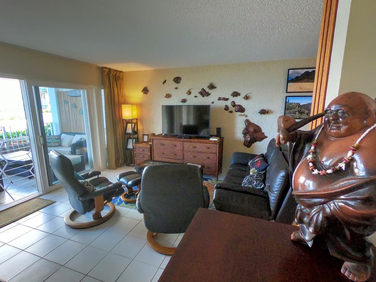 Condo in Kailua-Kona · ★4.94 · 2 bedrooms · 3 beds · 2 baths - Photo 3