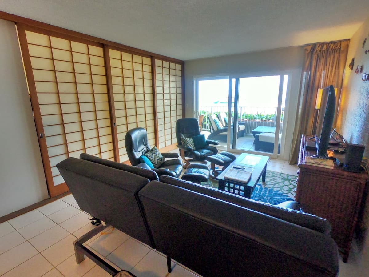 Condo in Kailua-Kona · ★4.94 · 2 bedrooms · 3 beds · 2 baths - Photo 5