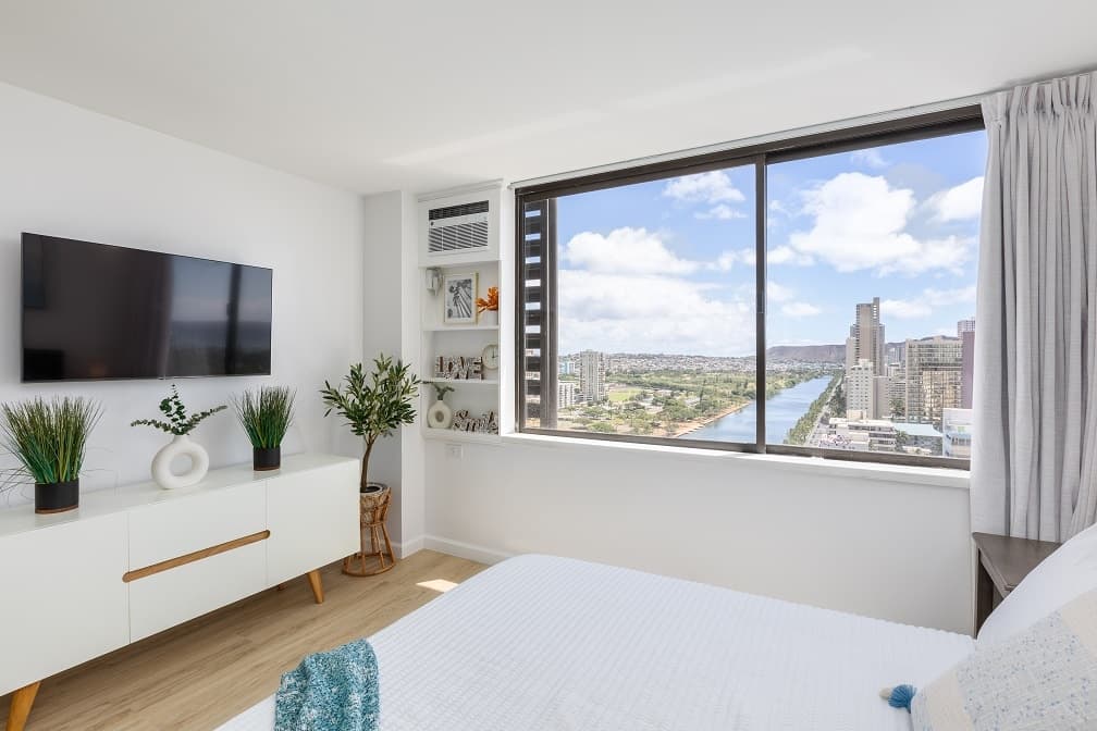 Condo in Honolulu · ★4.86 · Studio · 1 bed · 1 private bath - Photo 5