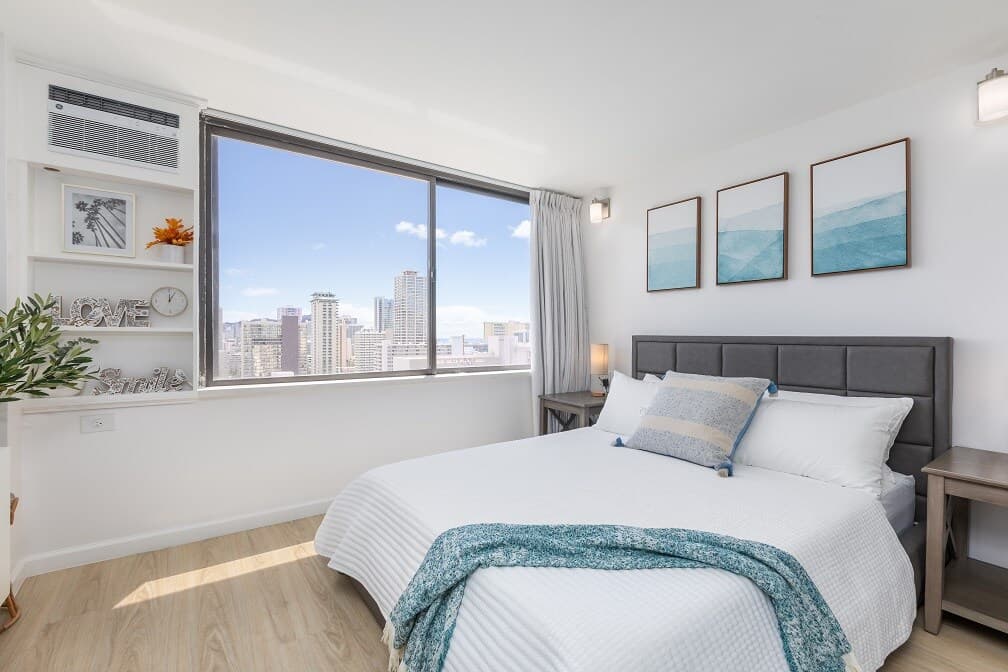 Condo in Honolulu · ★4.86 · Studio · 1 bed · 1 private bath - Photo 2