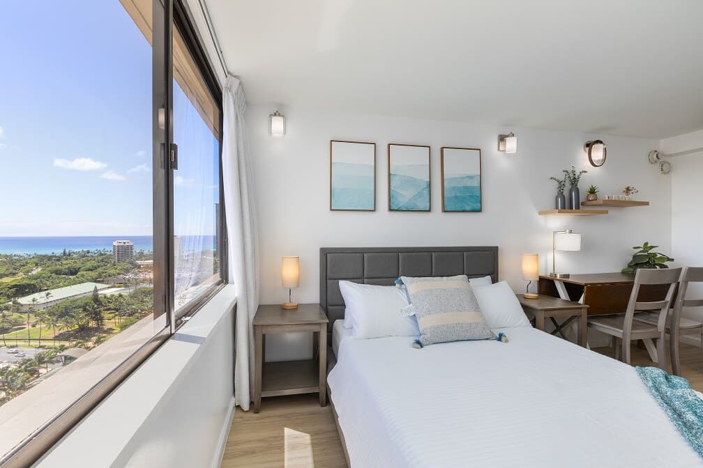 Condo in Honolulu · ★4.86 · Studio · 1 bed · 1 private bath - Photo 3