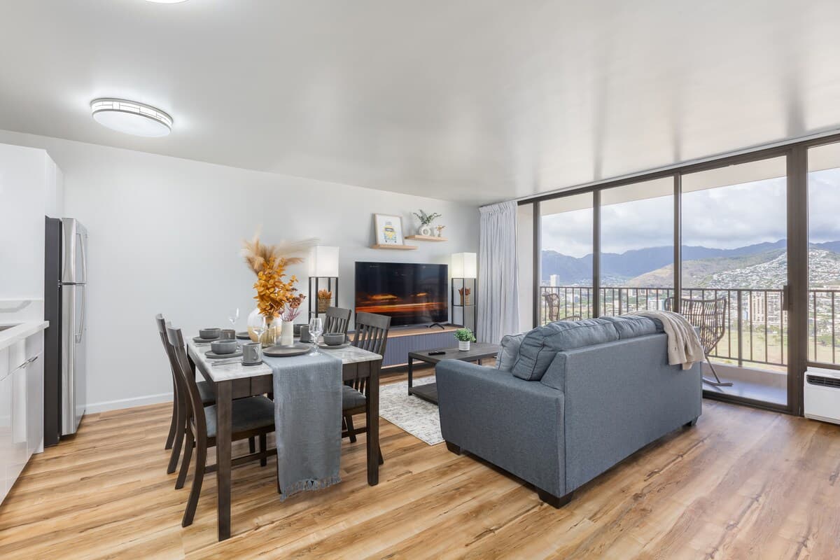 Condo in Honolulu · ★4.88 · 1 bedroom · 2 beds · 1 private bath - Photo 3