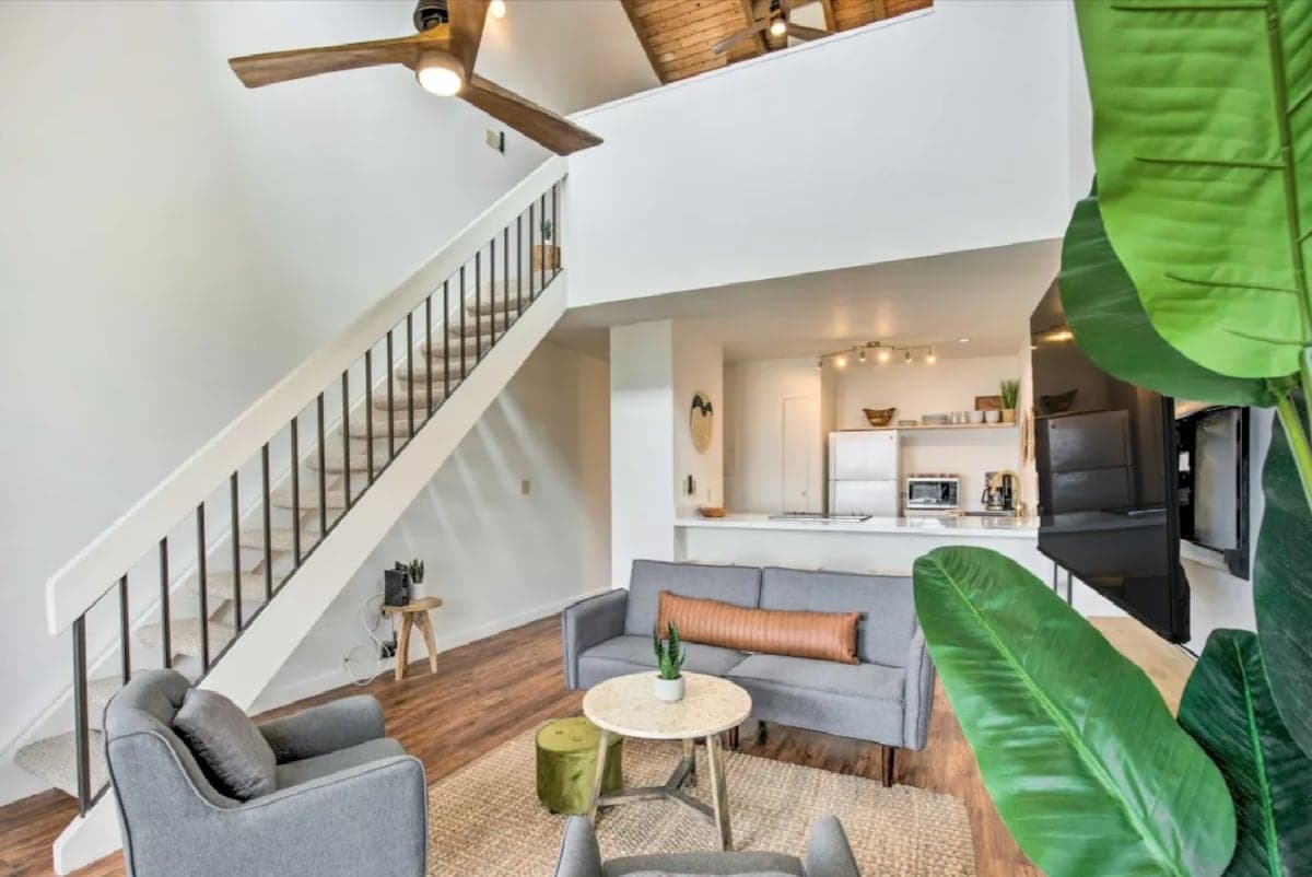 Condo in Kailua-Kona · ★4.92 · 2 bedrooms · 2 beds · 2 private baths - Photo 4